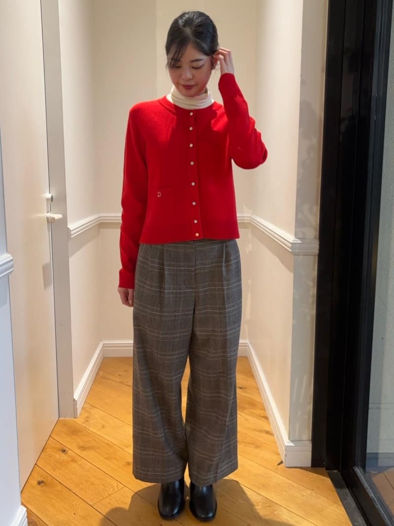 pupiさんの「DRESSTERIOR｜【インナー使いに最適/しっとり暖かな吸湿発熱素材】タートルネックプルオーバー」を使ったコーディネート
