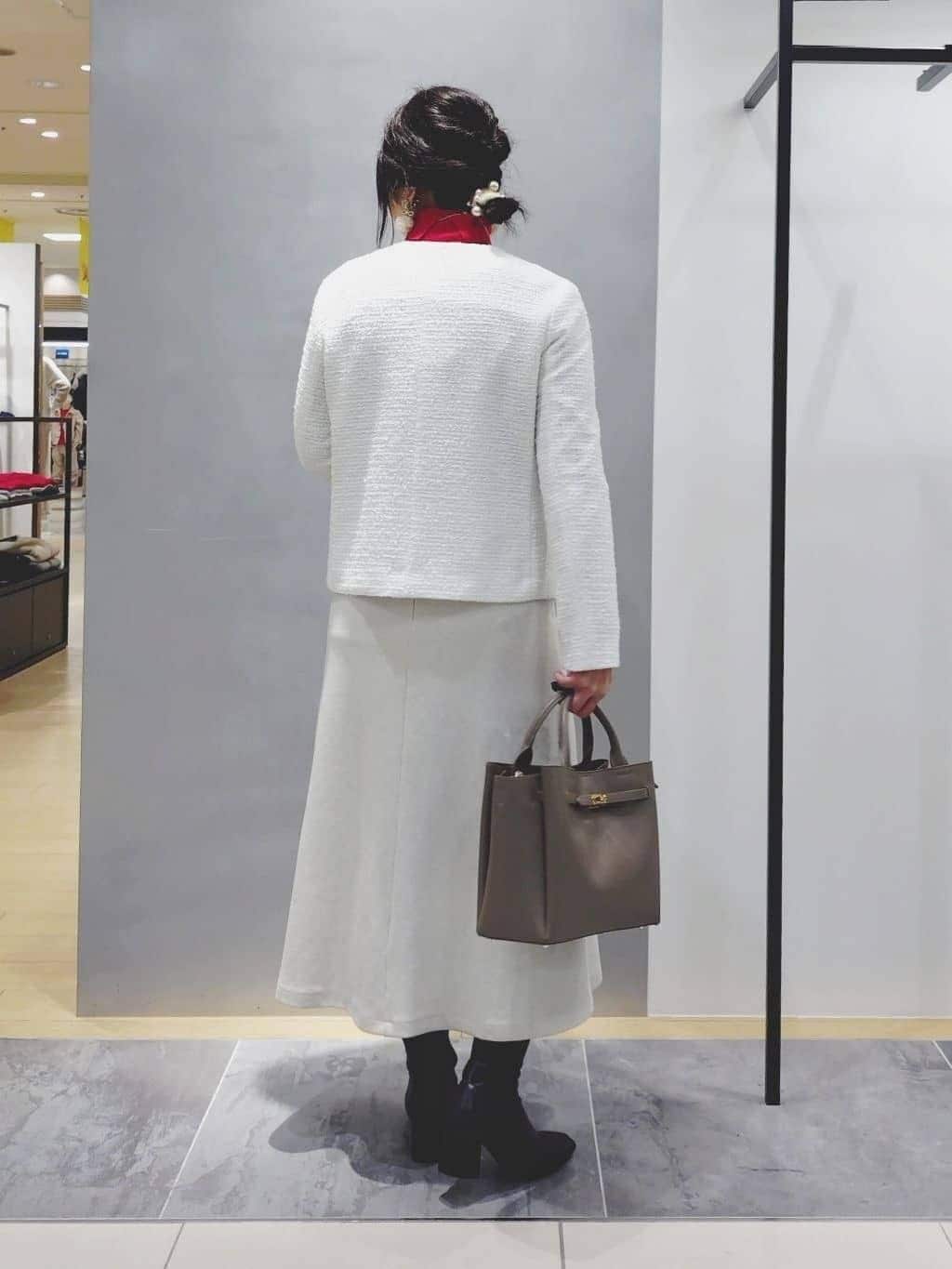 TOMOMIさんの「INDIVI｜デザインリング ショートネックレス」を使ったコーディネート
