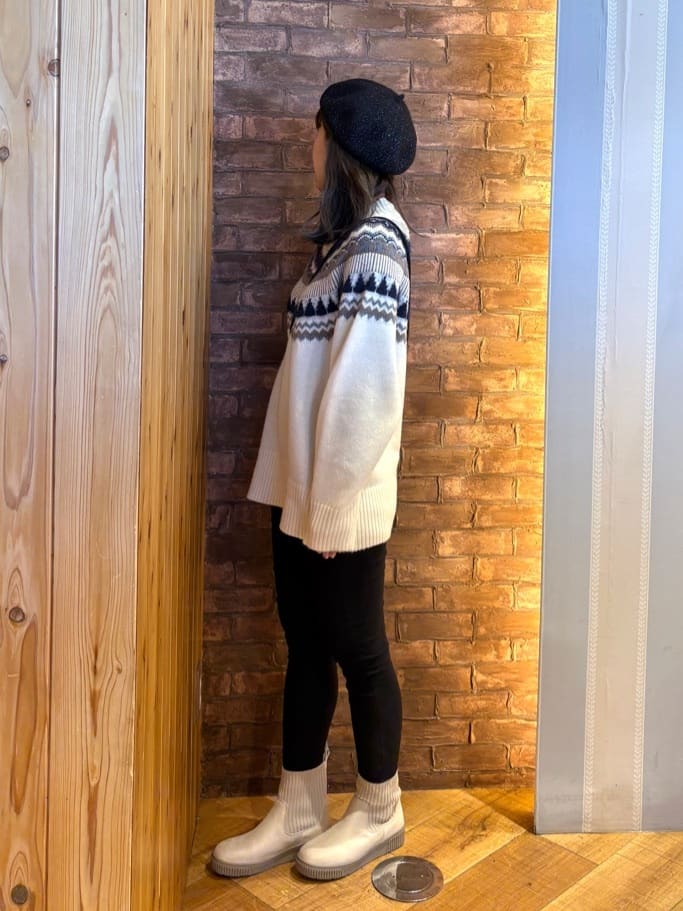 mieさんの「SHOO･LA･RUE｜【洗濯機可/S-LL】配色が大人かわいい　フェアアイル柄求心ニット」を使ったコーディネート