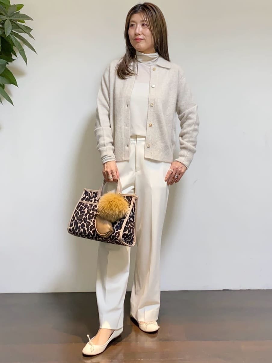 tomoさんの「UNTITLED｜【ハイネック/レイヤード/重ね着におすすめ】トリコットベロア シアーインナー」を使ったコーディネート