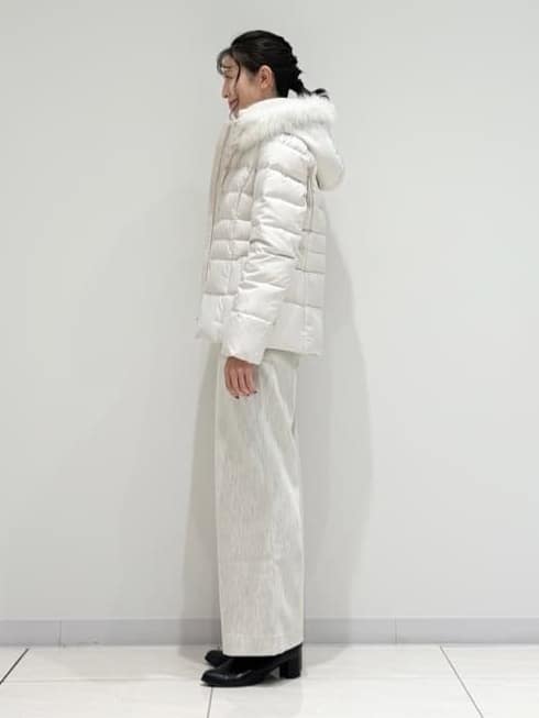 kayoさんの「INDIVI｜【名品／撥水／抗菌防臭】ショート丈リサイクルダウンコート」を使ったコーディネート