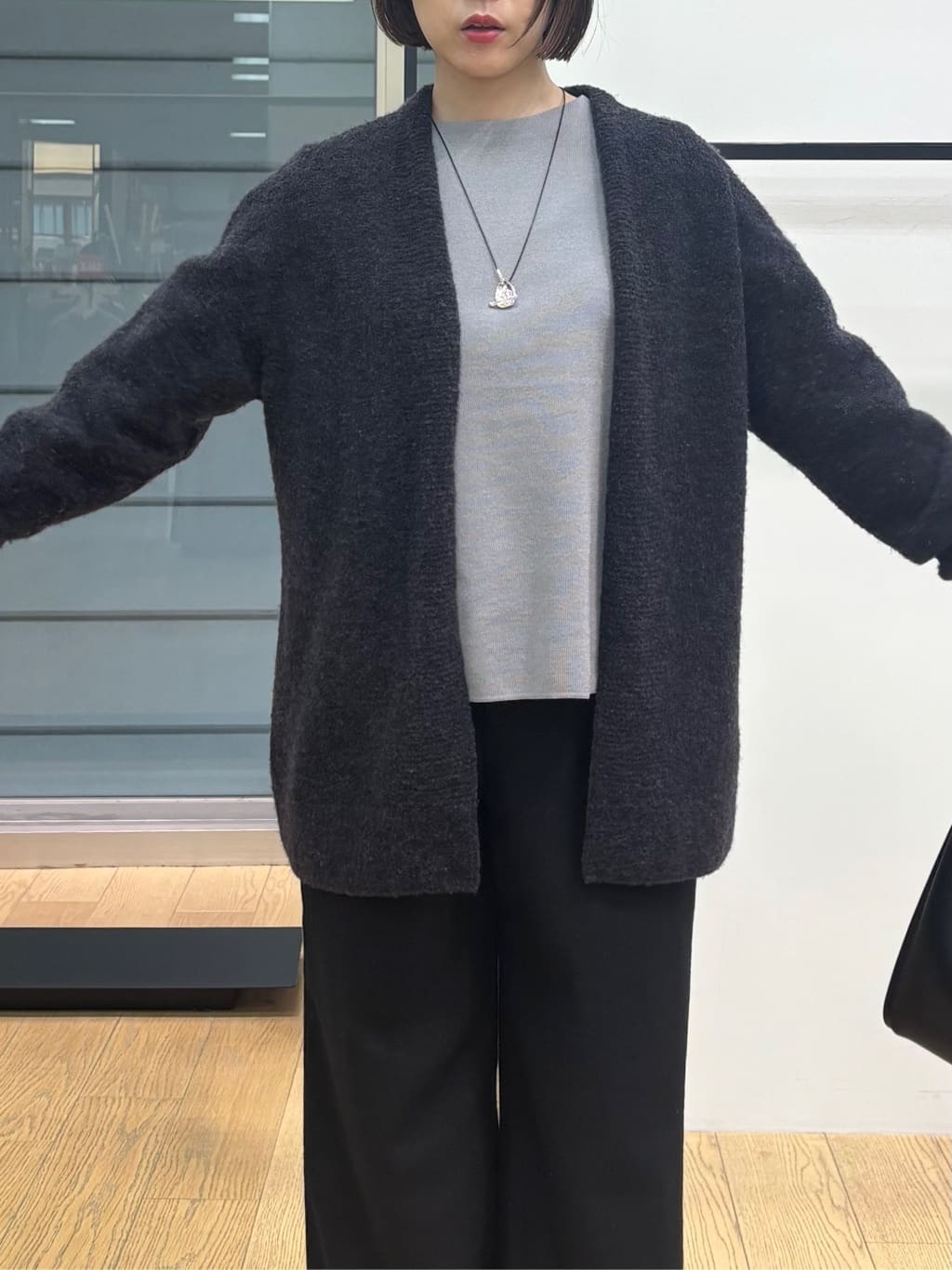 asamiさんの「INDIVI｜【褒められパンツ／ウール混】ウォームウール ワイドパンツ」を使ったコーディネート