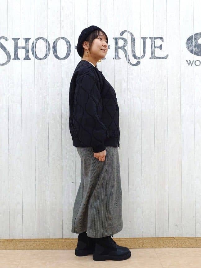 とろろさんの「SHOO･LA･RUE｜【S-LL/洗濯機可】ふわふわがやみつきになる柔らかさ スウェットライクロゴニット」を使ったコーディネート