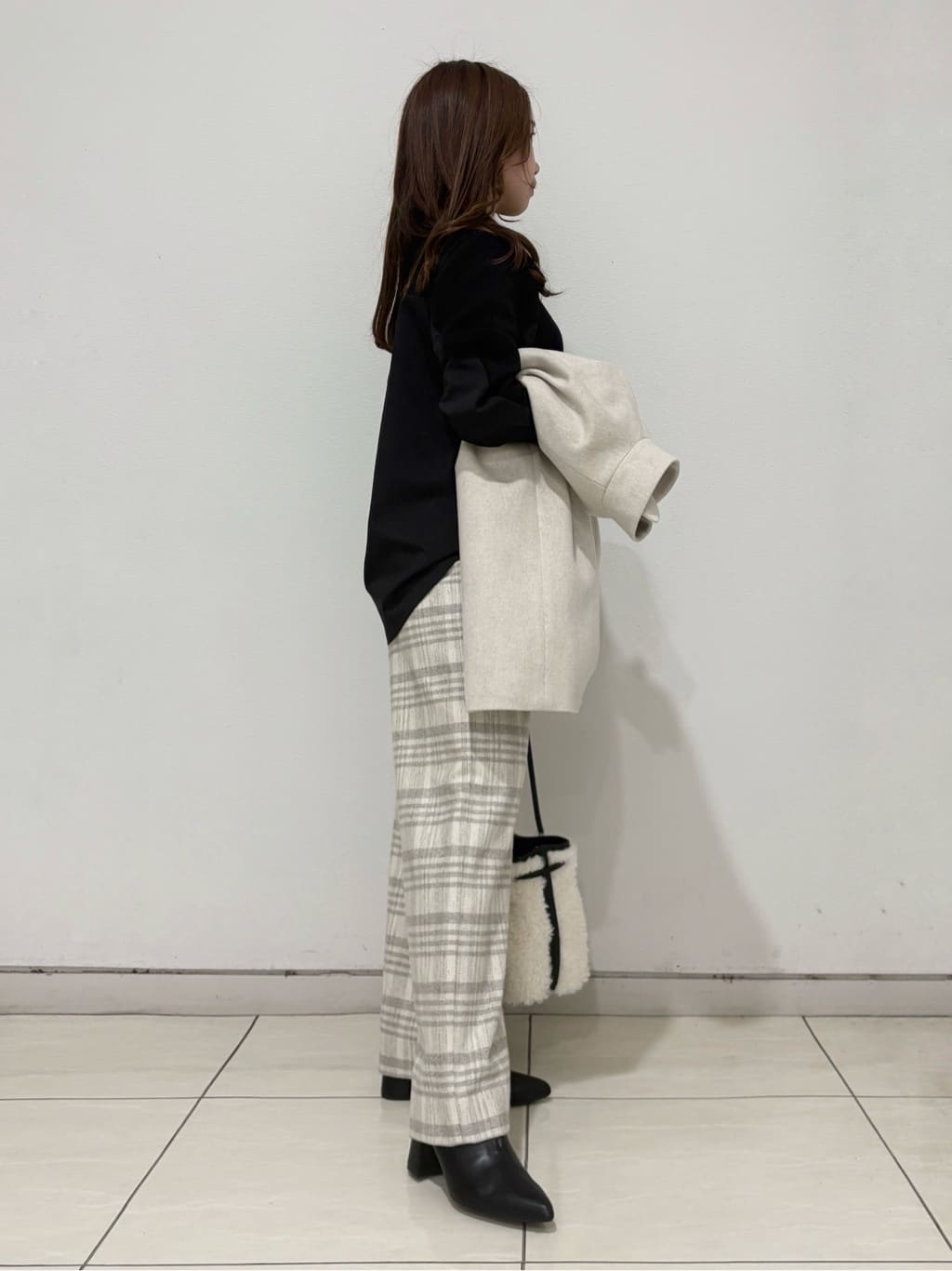 kahoさんの「INDIVI｜【褒められパンツ／ウール混】ウォームウール ワイドパンツ」を使ったコーディネート