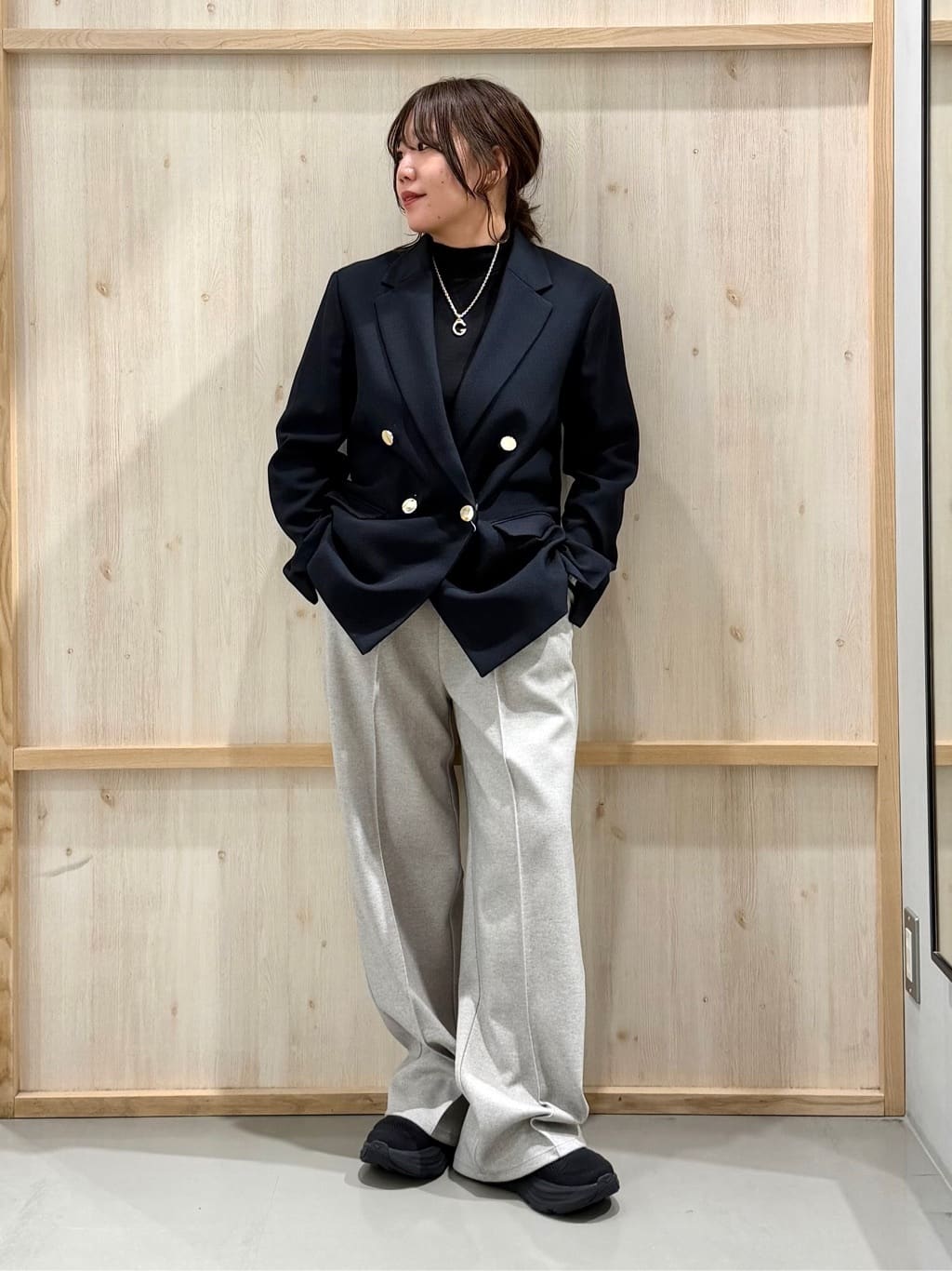 nanaさんの「THE SHOP TK｜【今羽織るなら】ダブルブレストジャケット【セットアップ可/洗える】」を使ったコーディネート