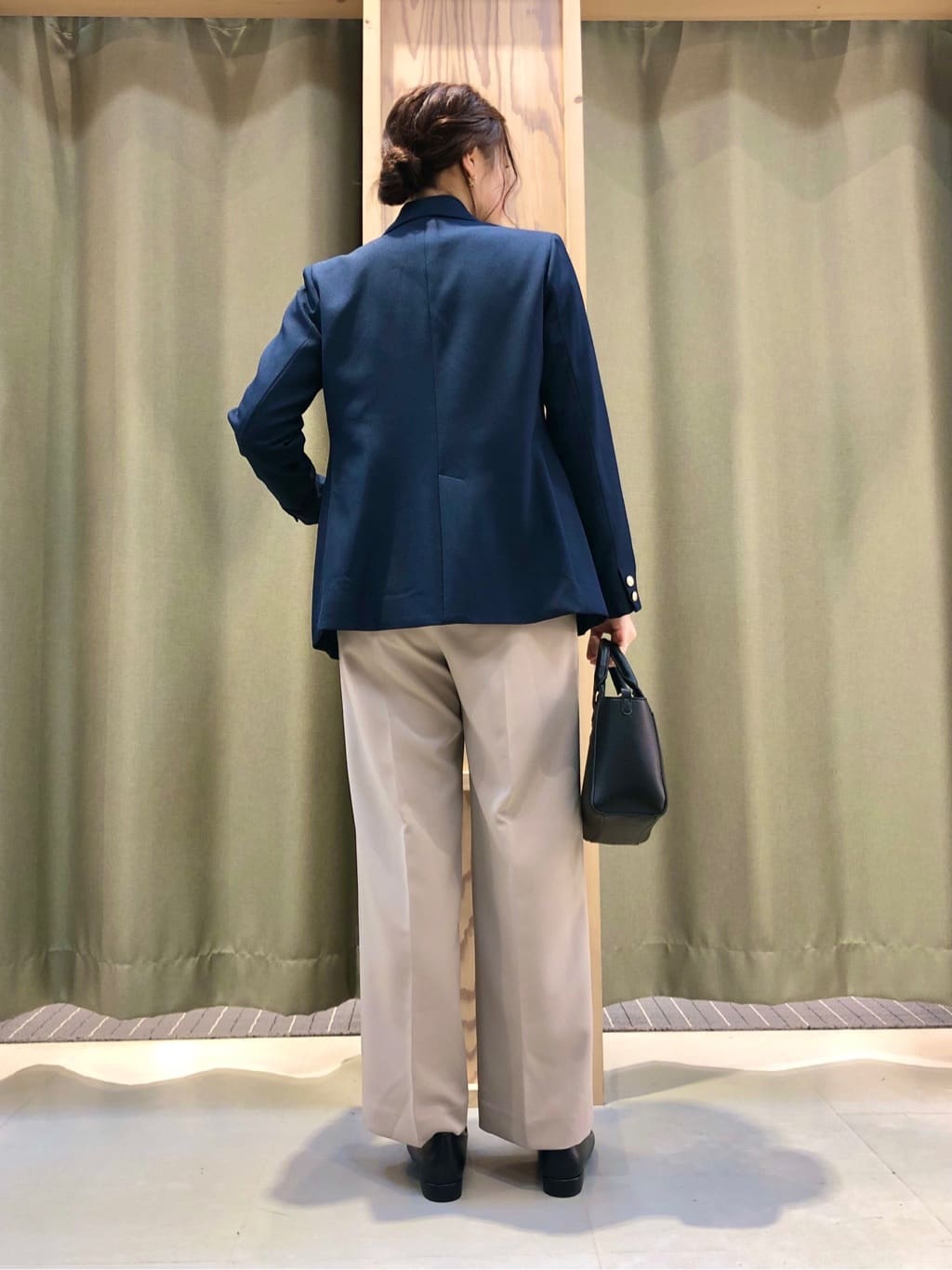 ころさんの「THE SHOP TK｜【通勤にもデイリーにも】CAVIAN 金ボタンダブルブレストジャケット」を使ったコーディネート