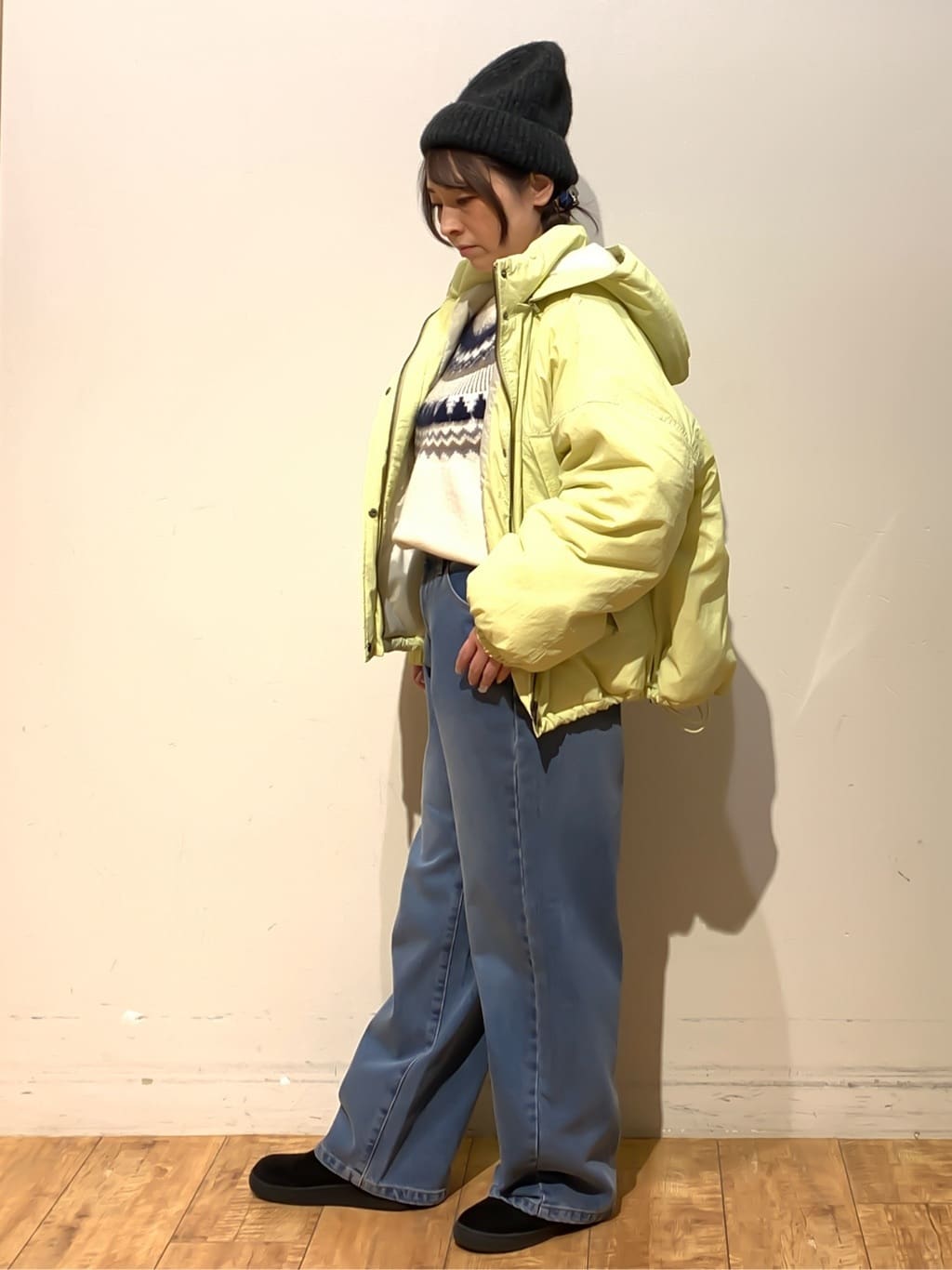 MEGさんの「SHOO･LA･RUE｜【撥水/あったか】たっぷり着られる 中綿モンスターショートコート」を使ったコーディネート