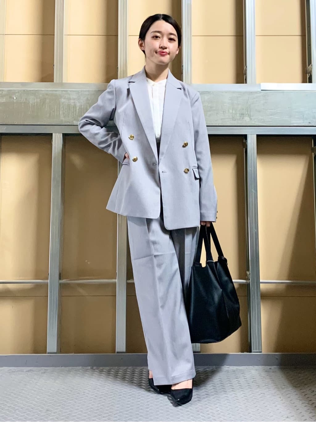 sahoさんの「THE SHOP TK｜【通勤にもデイリーにも】CAVIAN ベーシックワイドパンツ/セットアップ可」を使ったコーディネート