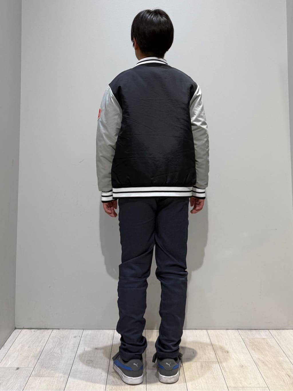 kuboさんの「THE SHOP TK｜【110－160/裏起毛】あったかのびーるストレートパンツ/洗濯機OK」を使ったコーディネート