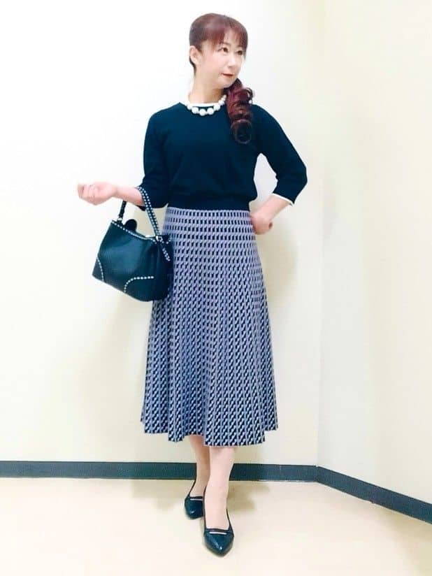 花さんの「Reflect｜【秋映え／単品使い◎／すっきり見え】ブローチ付きニットアンサンブル」を使ったコーディネート