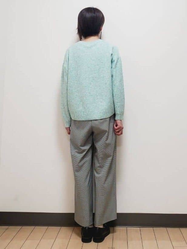 yuuさんの「Reflect｜【選べる5色／ゆったりシルエット】Vネックスパンコールニット」を使ったコーディネート