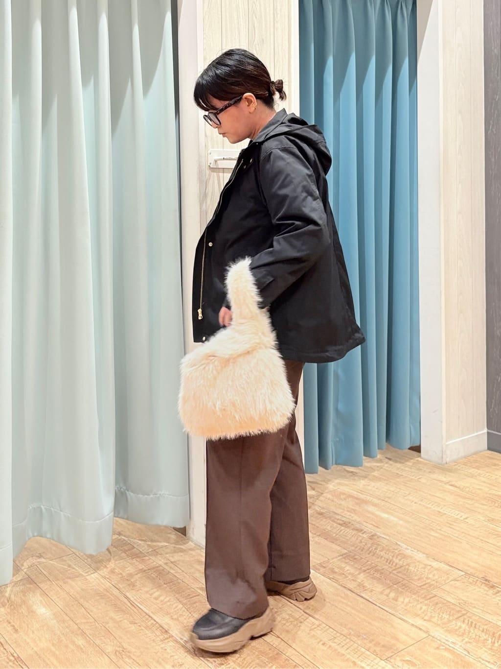 砂糖さんの「SHOO･LA･RUE｜【洗濯機可/S-LL/高レビュー】上品シルエットで美しい イージーワイドパンツ」を使ったコーディネート