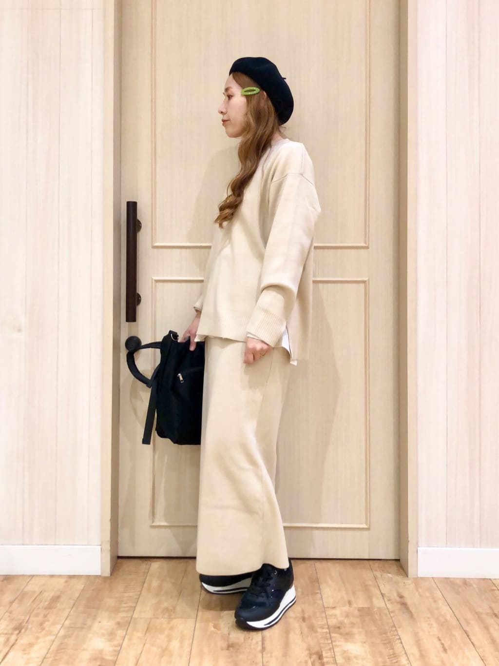 YOUさんの「SHOO･LA･RUE｜【洗濯機可/セットアップ可】さりげないラメ使いで差をつける クルーネックニット」を使ったコーディネート