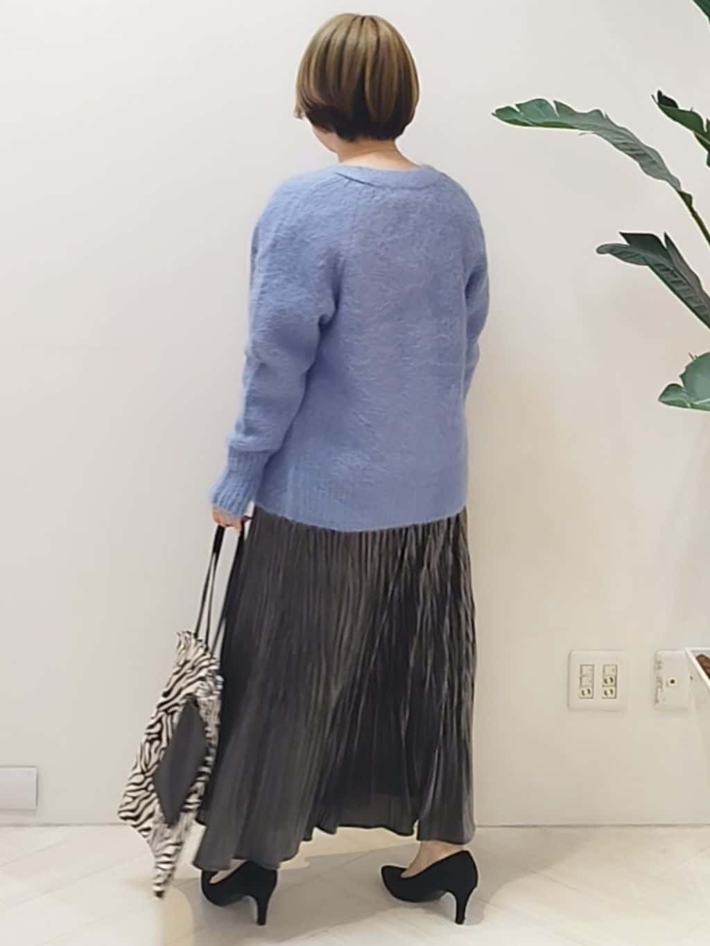 s u g iさんの「UNTITLED｜【ゆったり】アルパカ混シャギー カーディガン」を使ったコーディネート