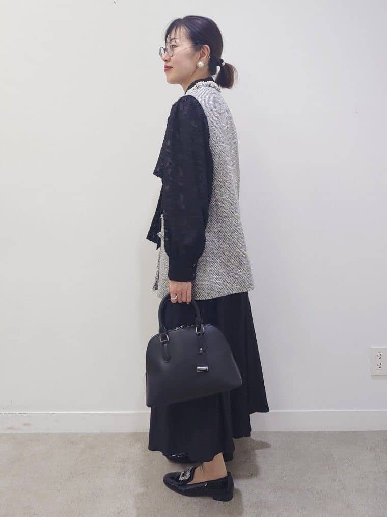 MUTSUKOさんの「UNTITLED｜【オンオフ使える】スラブツイード ジレ」を使ったコーディネート