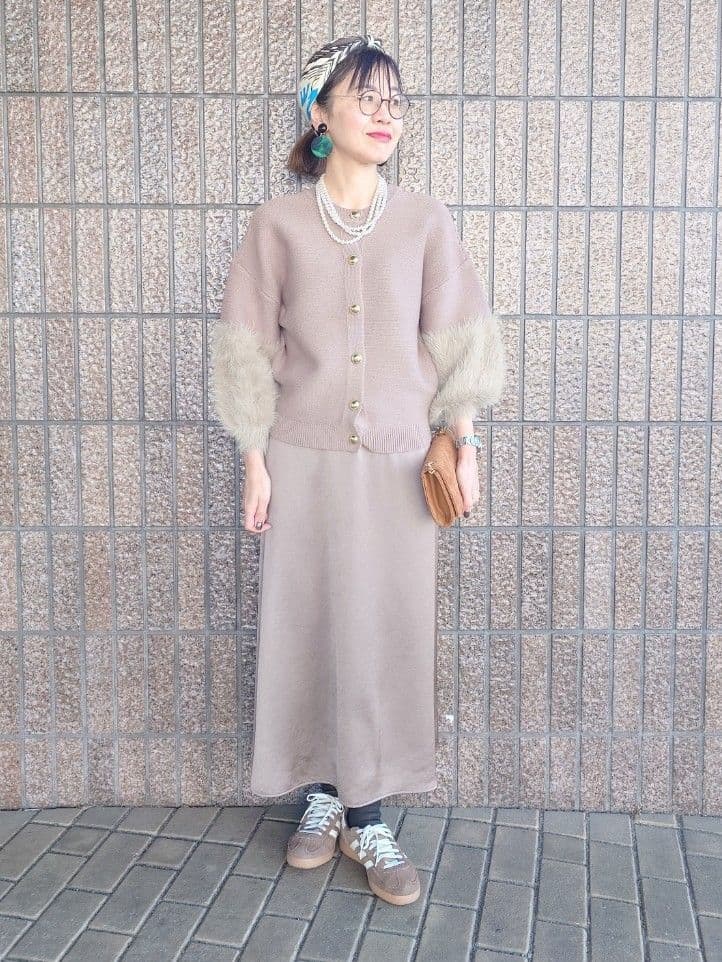 MUTSUKOさんの「UNTITLED｜【TORRAZZO DONNA】ファースリーブ2wayプルオーバー」を使ったコーディネート