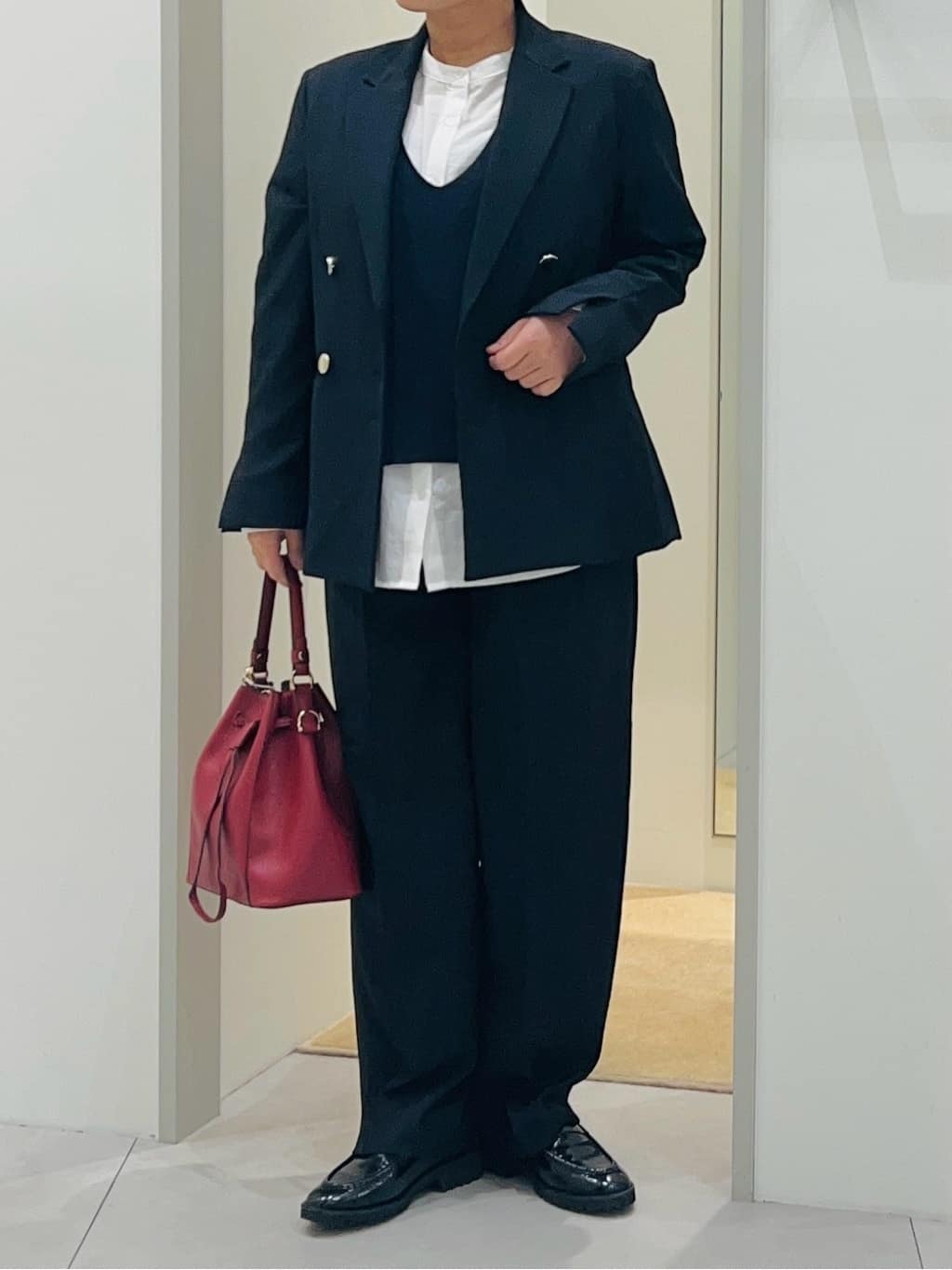 タナさんの「THE SHOP TK｜【今羽織るなら】ダブルブレストジャケット【セットアップ可/洗える】」を使ったコーディネート