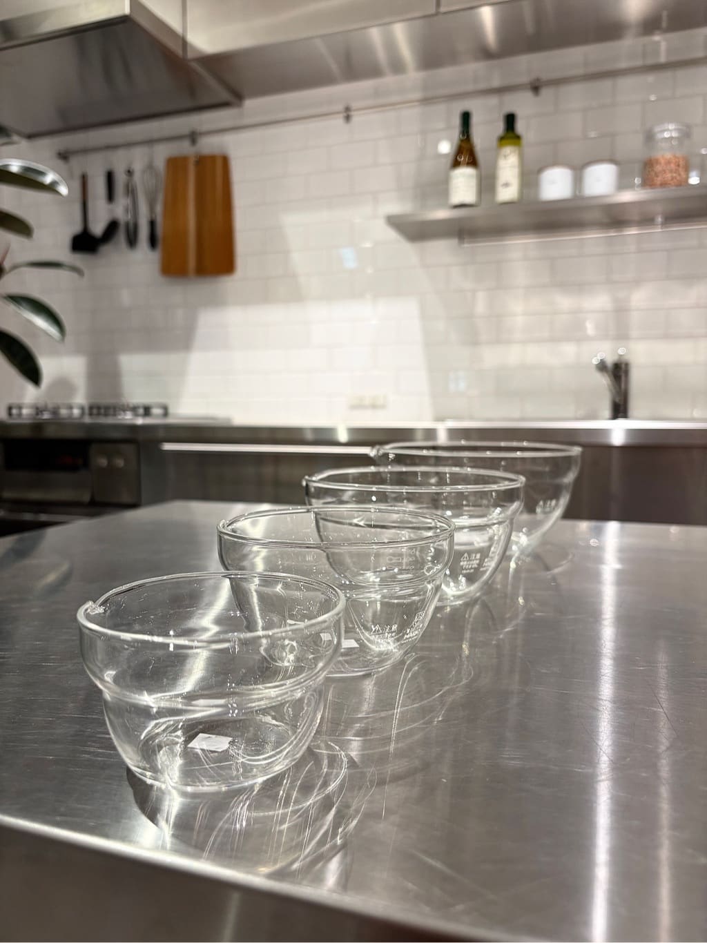 muuさんの「212 KITCHEN STORE｜◆片口ボール 4個セット ＜HARIO ハリオ＞」を使ったコーディネート