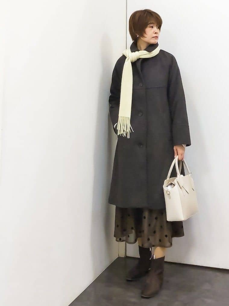やまちゃんさんの「grove｜ふんわり包み込む ケーブルボートネックニット」を使ったコーディネート