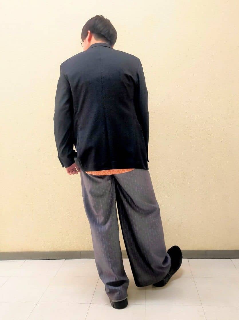 nerさんの「TAKEO KIKUCHI｜播州 ドビーストライプ フラワーシャツ」を使ったコーディネート