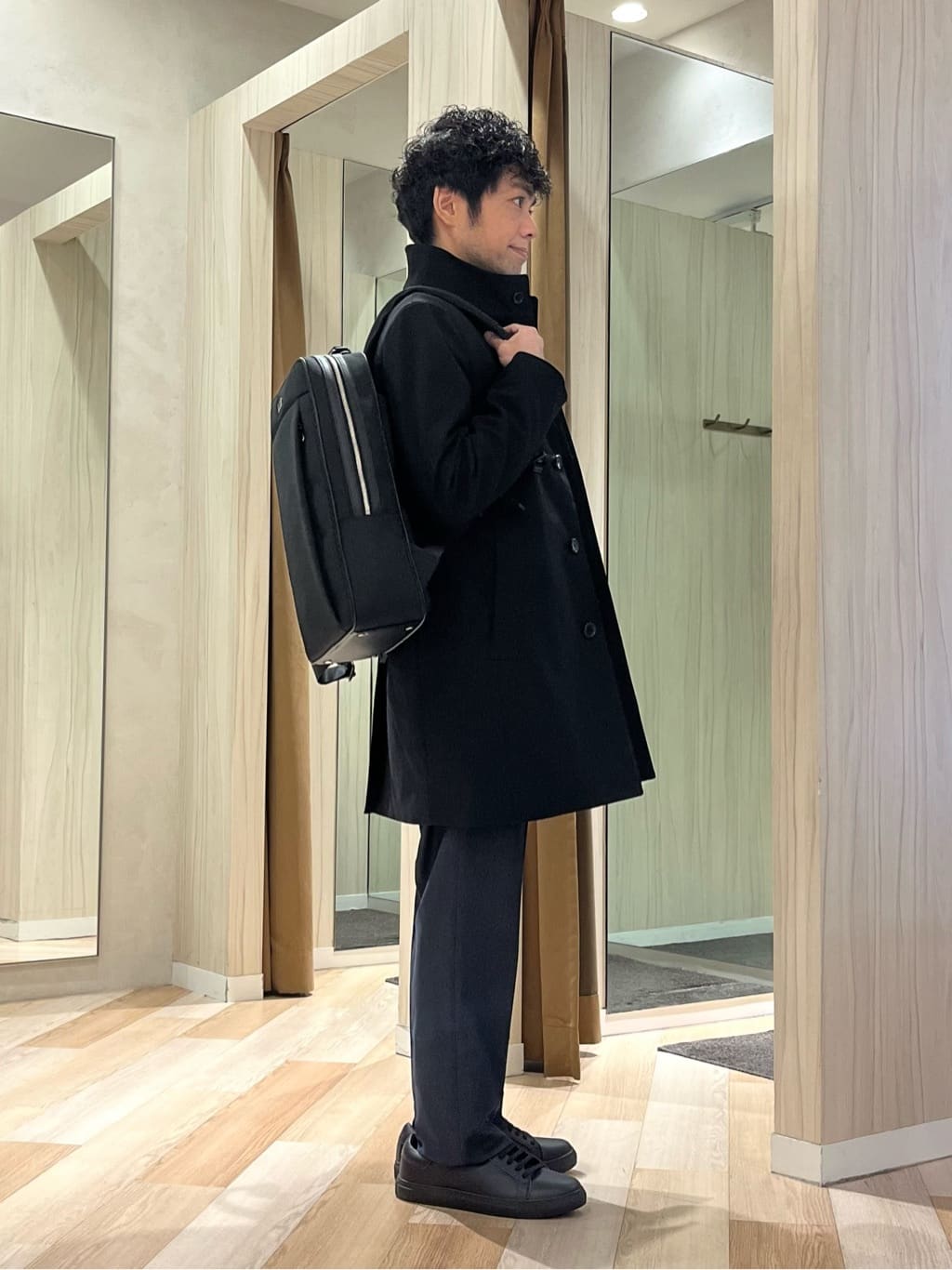URAさんの「TAKEO KIKUCHI｜【ダウンライナー付き】ドビースタンドカラーコート」を使ったコーディネート