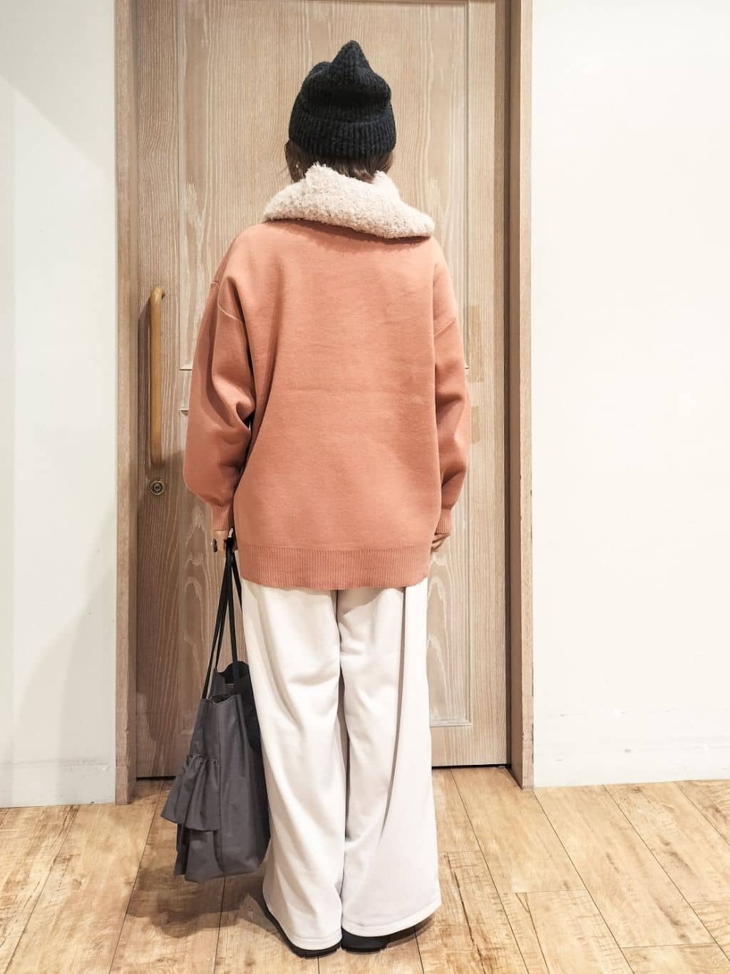 YUKIさんの「SHOO･LA･RUE｜【体型カバー】ちくちくしにくい お花ロゴジャカードスウェットライクニット」を使ったコーディネート