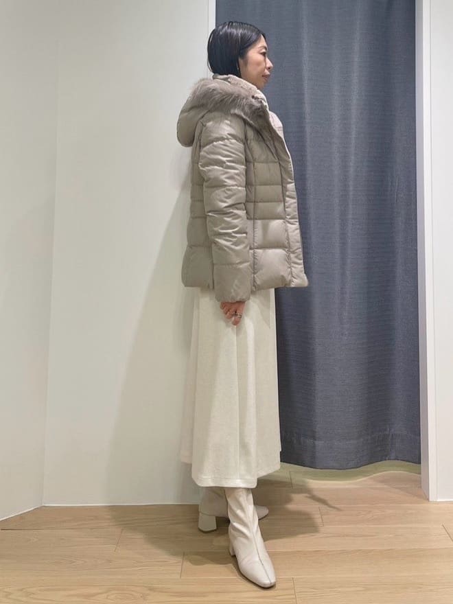 Mikoさんの「INDIVI｜【名品／撥水／抗菌防臭】ショート丈リサイクルダウンコート」を使ったコーディネート
