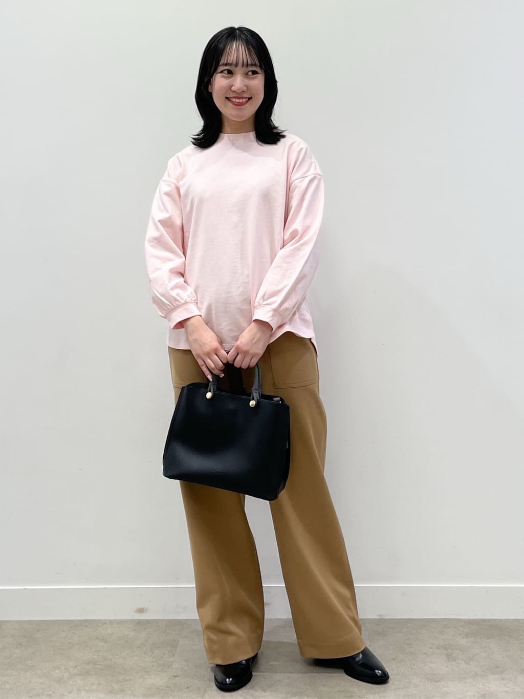 yukariさんの「Dessin｜【360度可愛い・洗える】バックヘンリーカットソー」を使ったコーディネート