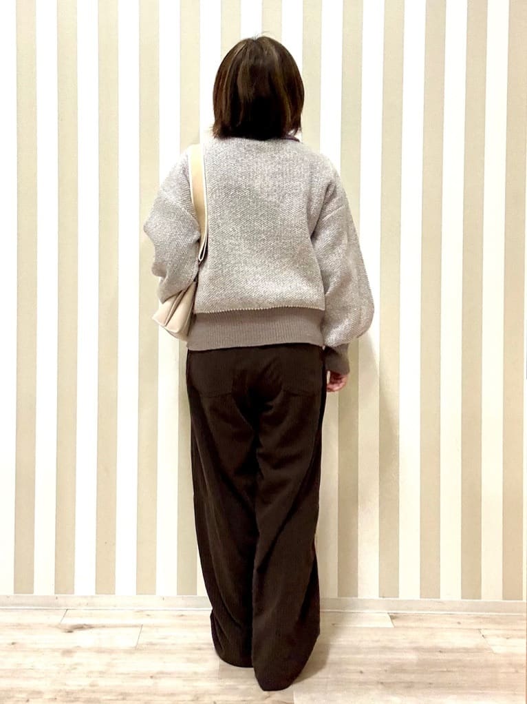 pieceさんの「SHOO･LA･RUE｜【S-LL】大人っぽく穿ける 股上深め コーデュロイカーブパンツ」を使ったコーディネート
