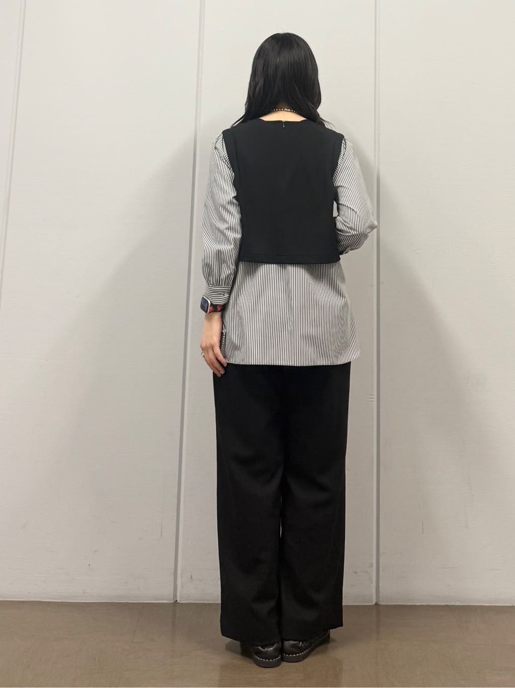 mizukiさんの「INDIVI｜【名品／撥水／抗菌防臭】ショート丈リサイクルダウンコート」を使ったコーディネート