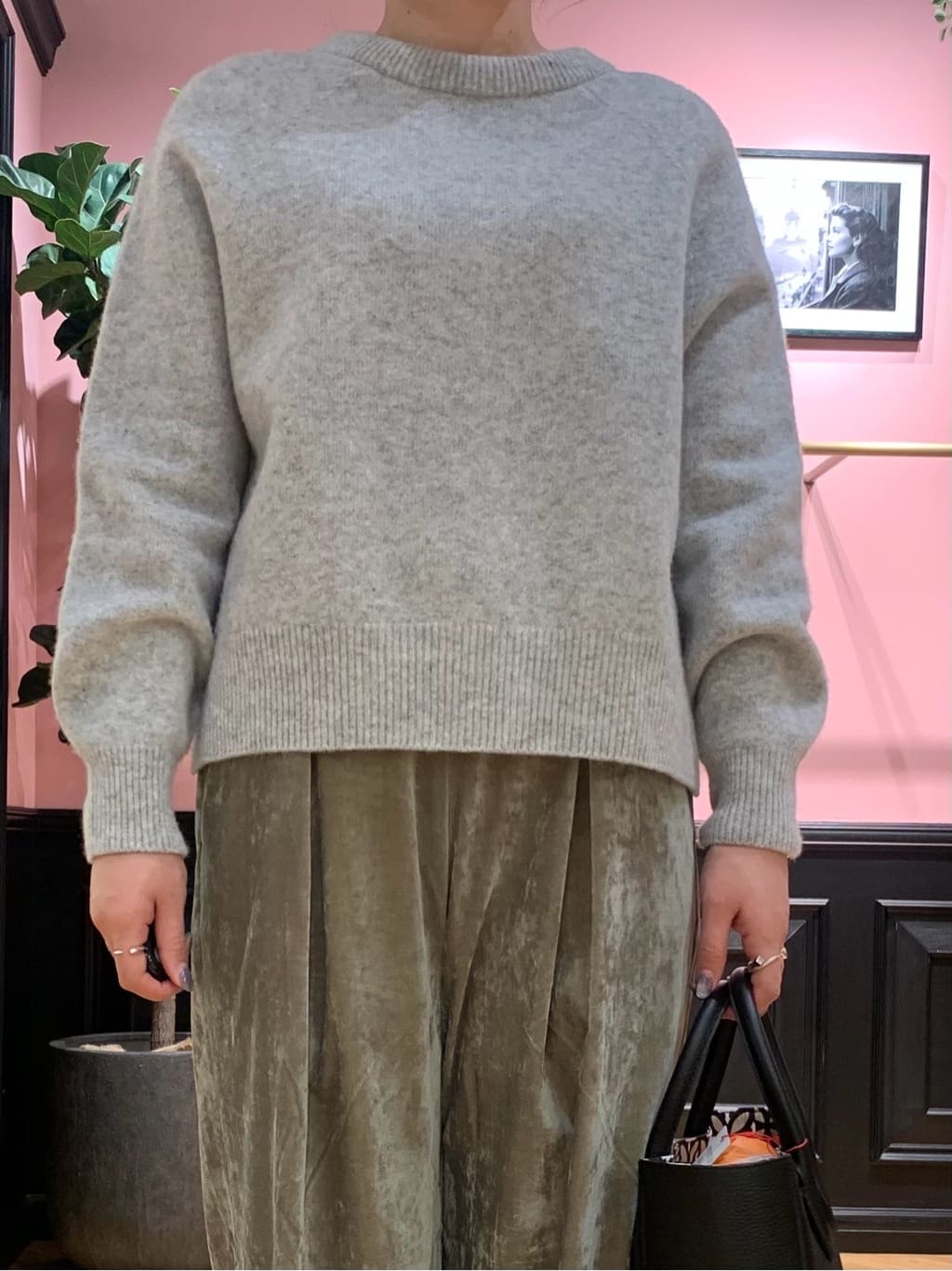 SAKAIさんの「DRESSTERIOR｜ソフト別珍イージーパンツ」を使ったコーディネート