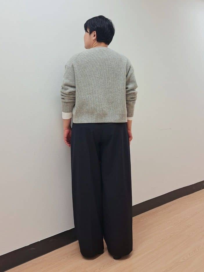 ますこさんの「UNTITLED｜【ゆったりサイズ／着丈短め】ジップニットカーディガン」を使ったコーディネート