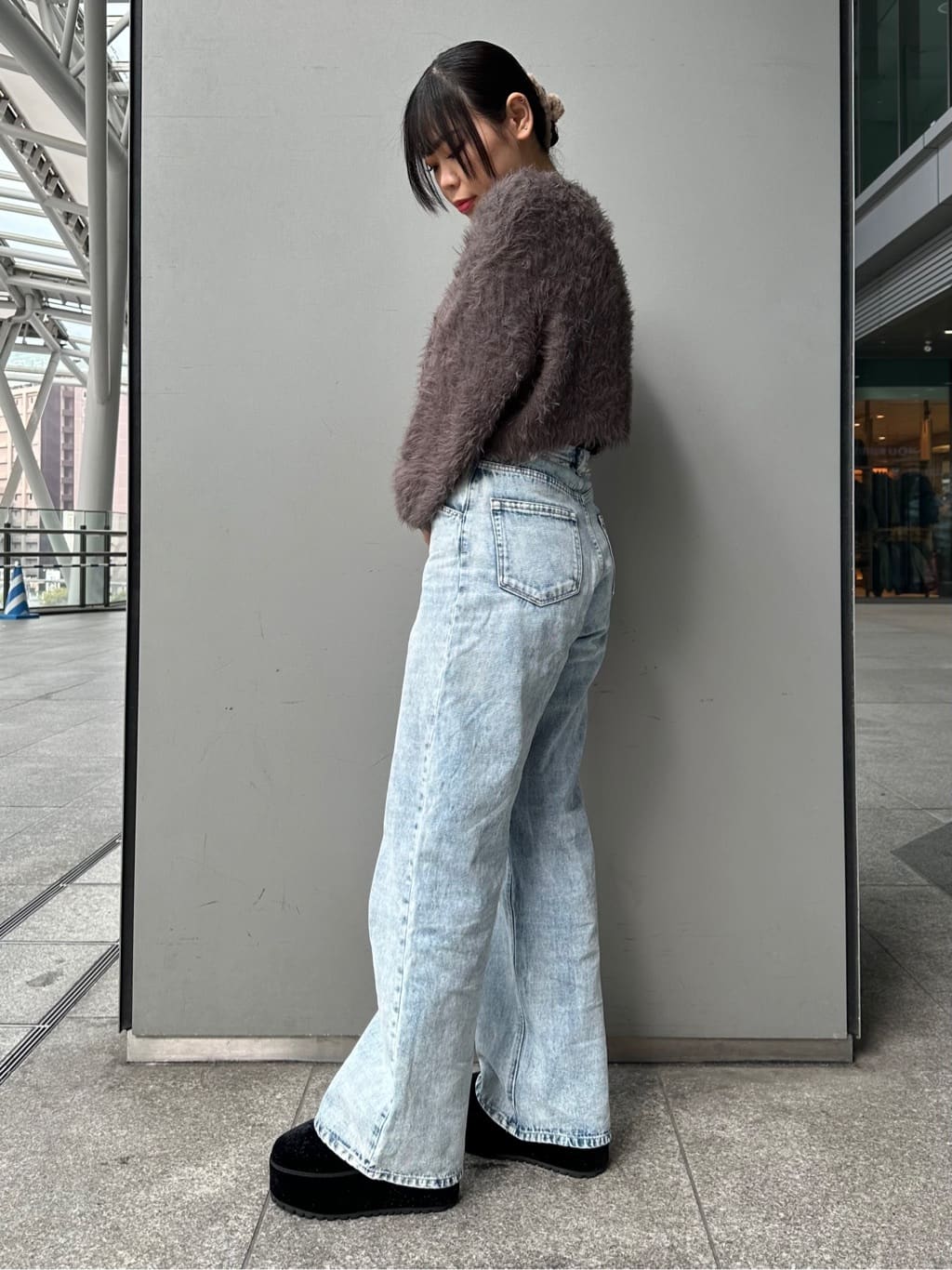 あずみさんの「ESPERANZA｜【EC先行販売】厚底レースアップリボンフェイクムートンブーツ」を使ったコーディネート