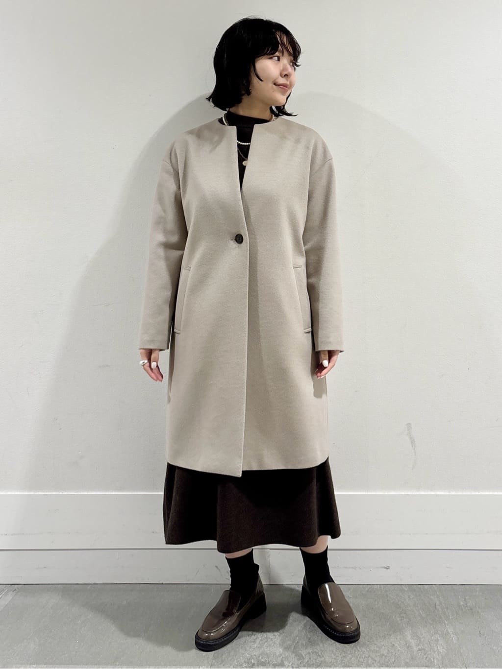 モエカさんの「UNTITLED｜【ロング丈/ゆったりシルエット】テントライン ニットワンピース」を使ったコーディネート