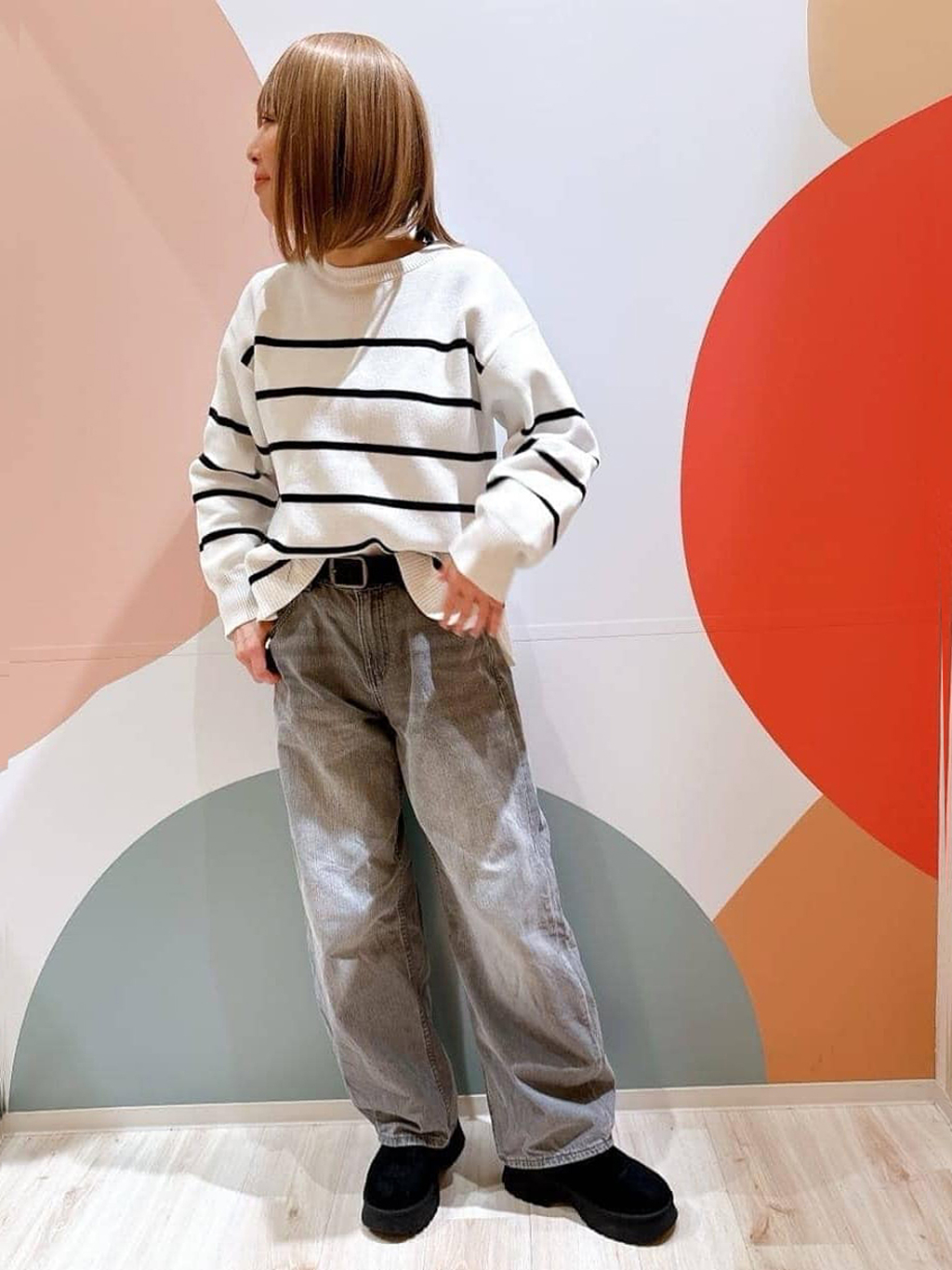 長男さんの「SHOO･LA･RUE｜【SHOO・LA・RUE DENIM/高レビュー】ゆるっと決まる こなれカーブデニムパンツ」を使ったコーディネート