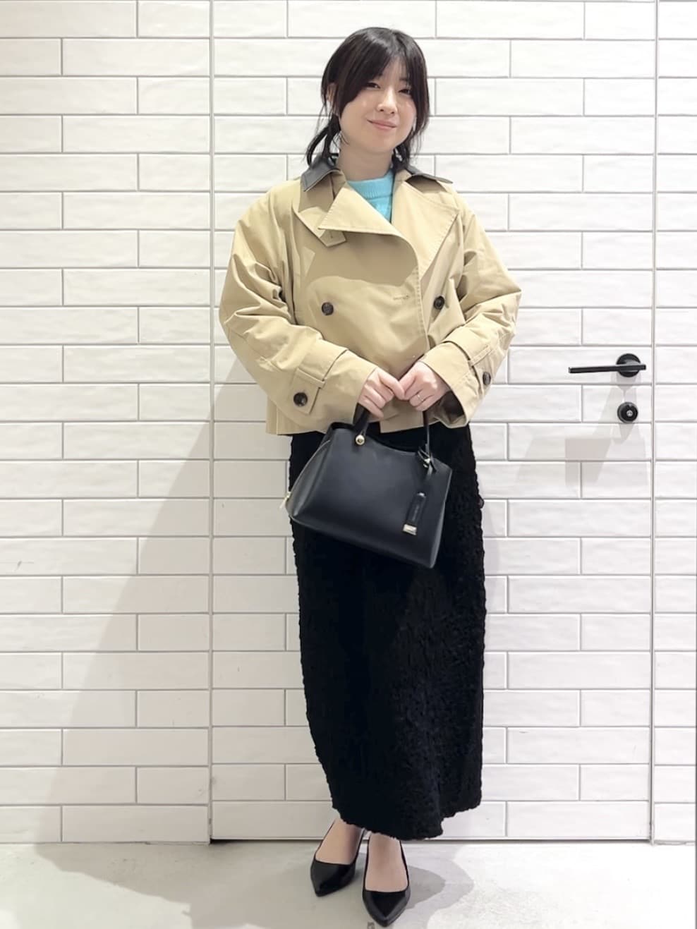 しおりさんの「OPAQUE.CLIP｜ショルダータックショートニット【洗濯機OK】」を使ったコーディネート