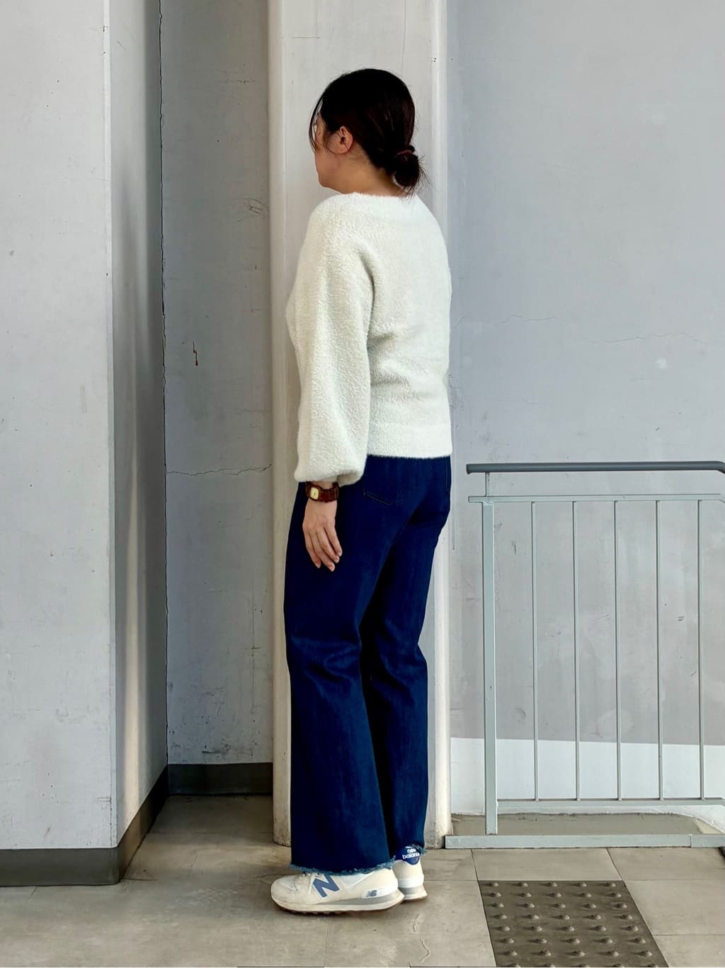 aiさんの「THE SHOP TK｜【洗える】上品にきらめく フェザーラメニット」を使ったコーディネート