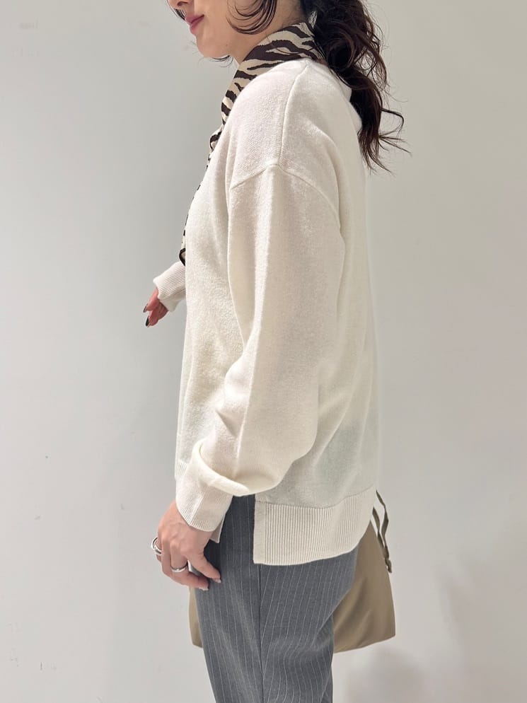 そんさんの「INDIVI｜【洗える／カシミヤ混】ボトルネック ドルマンスリーブニット」を使ったコーディネート