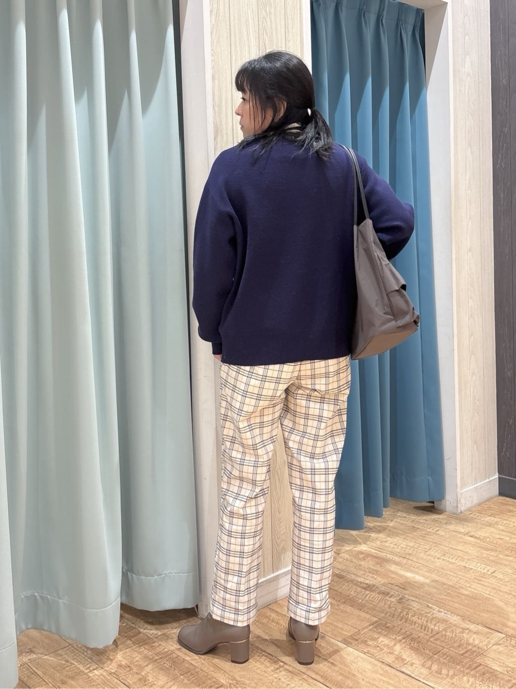わかさんの「SHOO･LA･RUE｜【洗濯機可/S-LL】すっきり上品に ベーシックテーパードパンツ」を使ったコーディネート