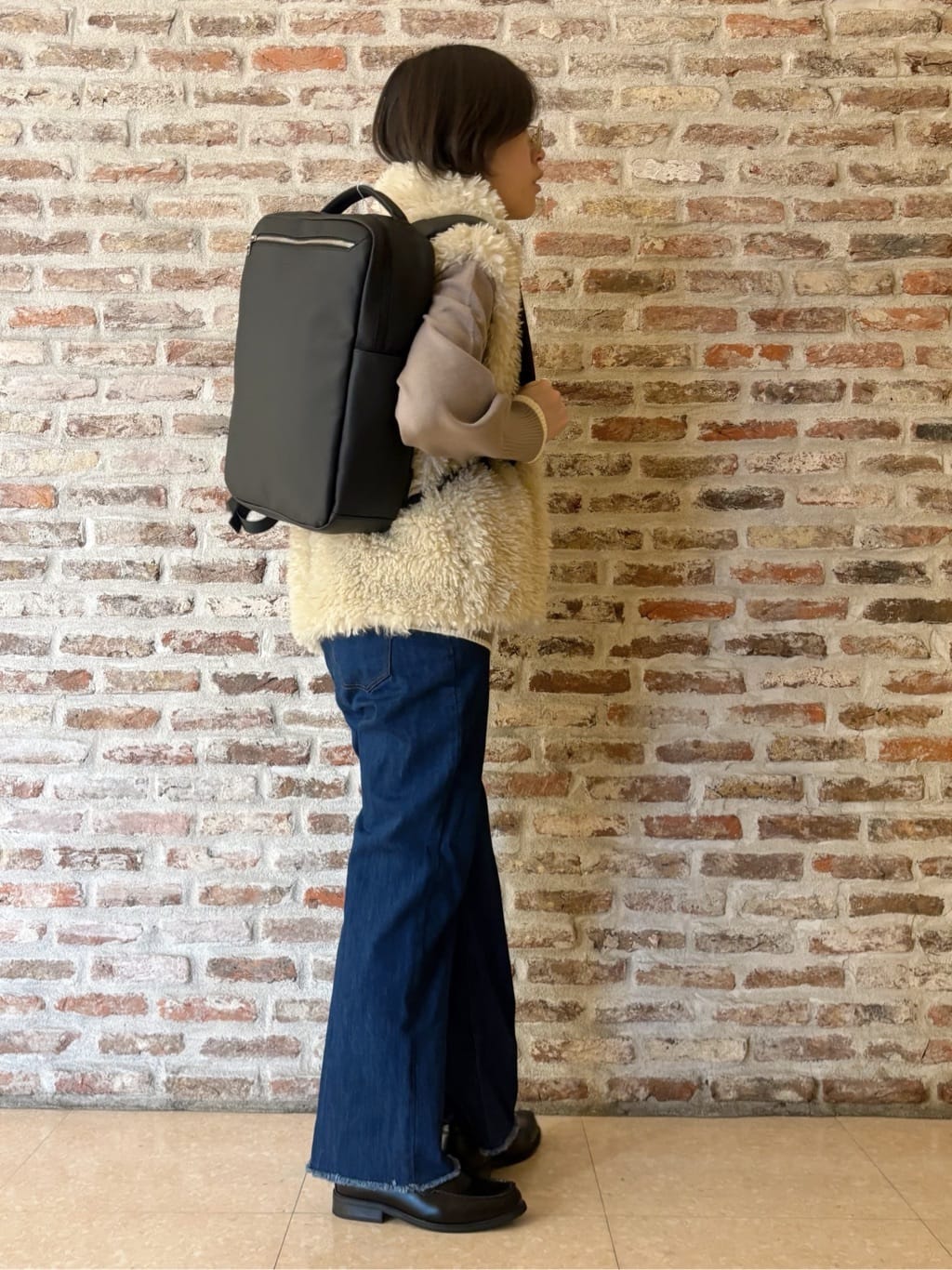 しばさんの「THE SHOP TK｜プラスするだけでこなれ見え ボアベスト」を使ったコーディネート