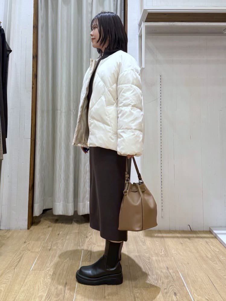 chさんの「THE SHOP TK｜きれいめにもカジュアルにも ノーカラーキルトジャケット」を使ったコーディネート