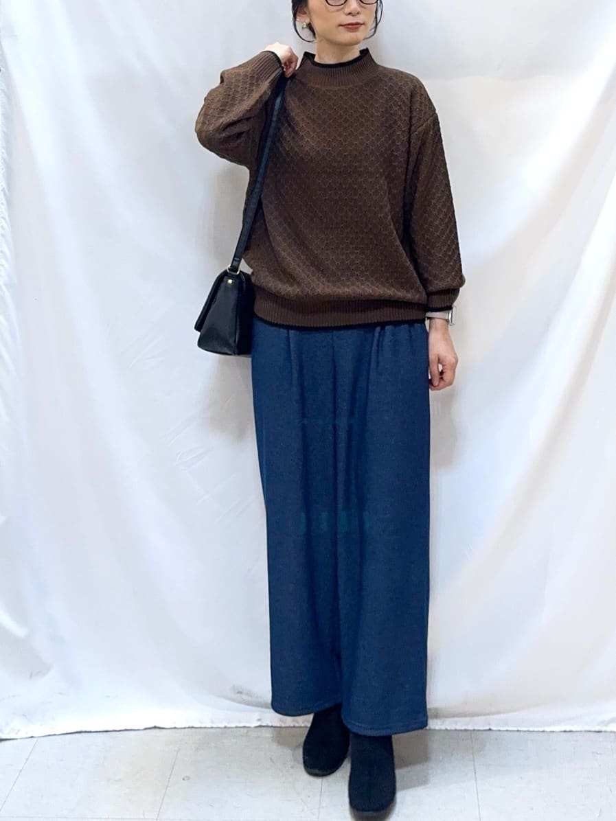 𝐇𝐢𝐫𝐨𝐦𝐢さんの「SHOO･LA･RUE｜【高レビュー】デニム見え 裏起毛ワイドパンツ」を使ったコーディネート