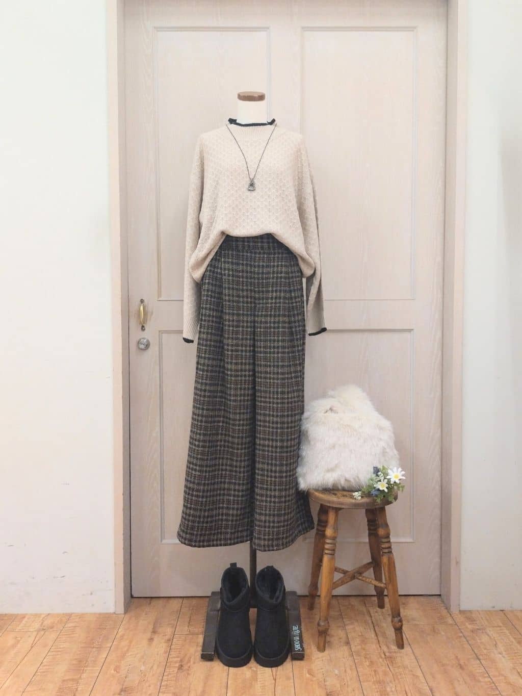 asaさんの「SHOO･LA･RUE｜【あったか/S-LL】脚のラインをきれいに魅せる チェック柄ワイドパンツ」を使ったコーディネート