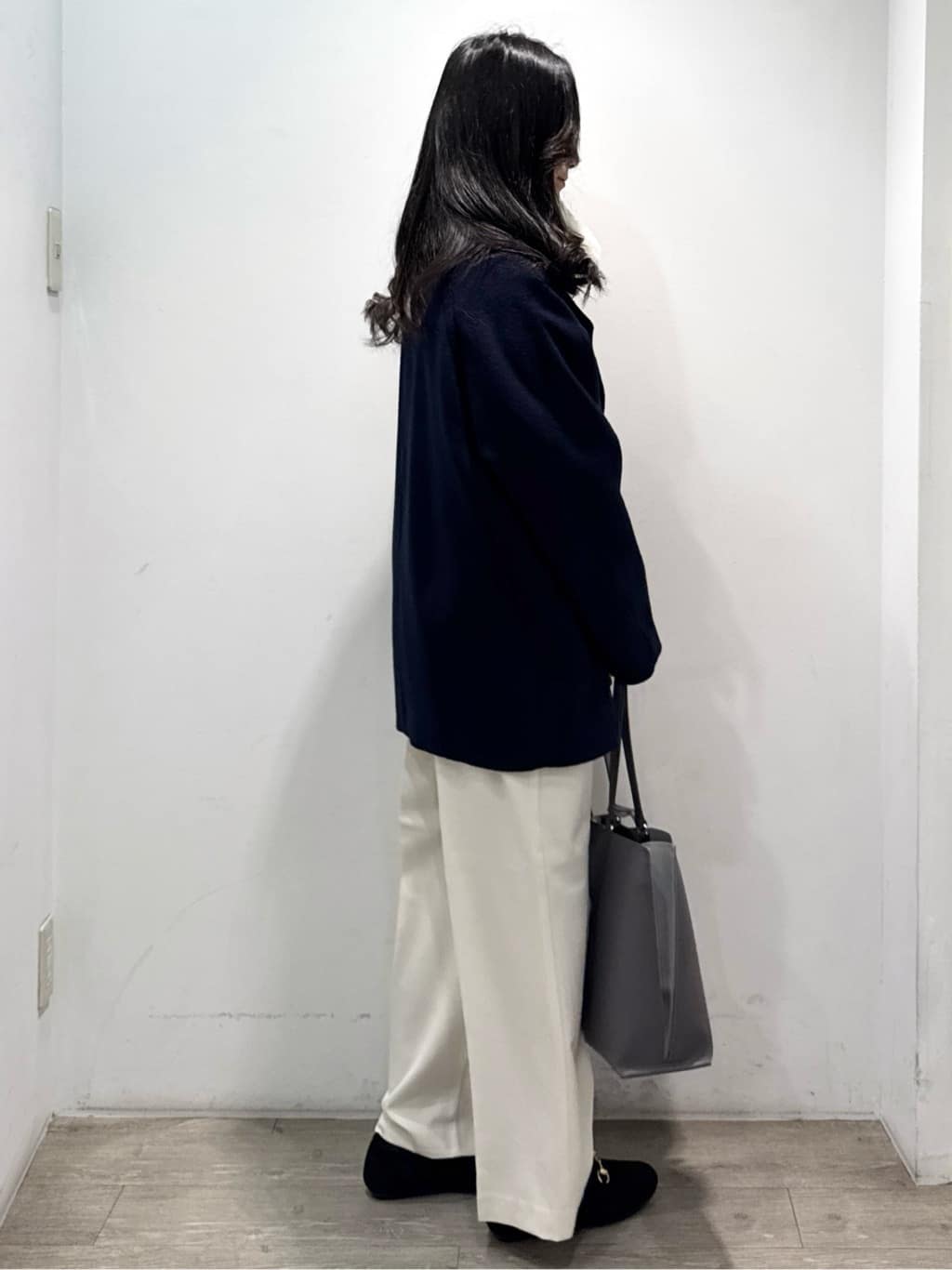 yuicciさんの「OPAQUE.CLIP｜スパンコールラメ衿2WAYペプラムニット【洗濯機OK】」を使ったコーディネート
