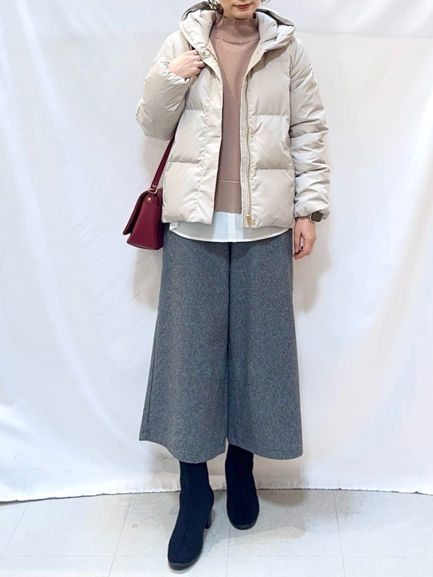 𝐇𝐢𝐫𝐨𝐦𝐢さんの「SHOO･LA･RUE｜【2点セット/洗濯機可/S-LL】着回しがきく もちもちハイネックニット+裾シャツインナー」を使ったコーディネート