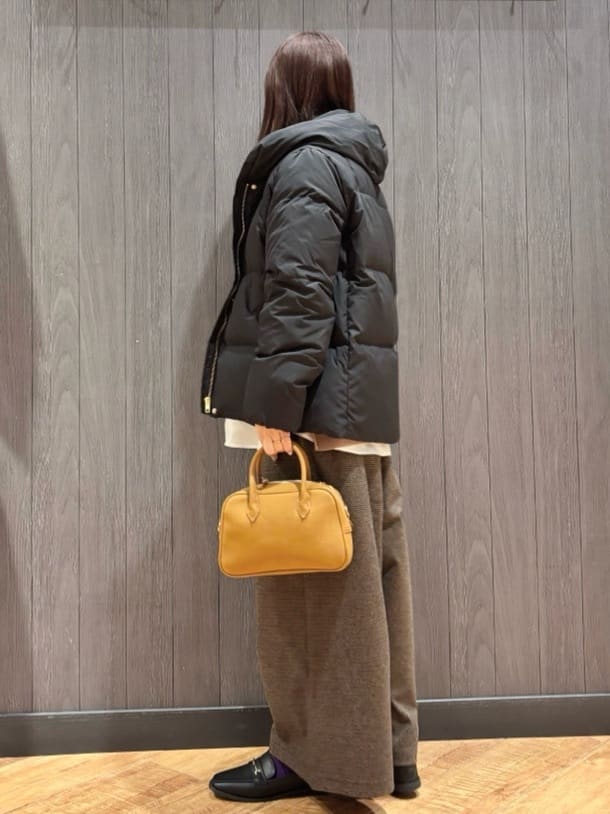 meiさんの「SHOO･LA･RUE｜【撥水/洗える】ショートフーディーダウン」を使ったコーディネート