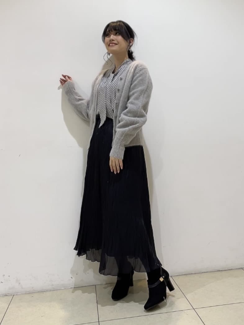 watanabeさんの「UNTITLED｜【ふわふわニット/前後2WAY】フォックスカシミヤカーディガン」を使ったコーディネート