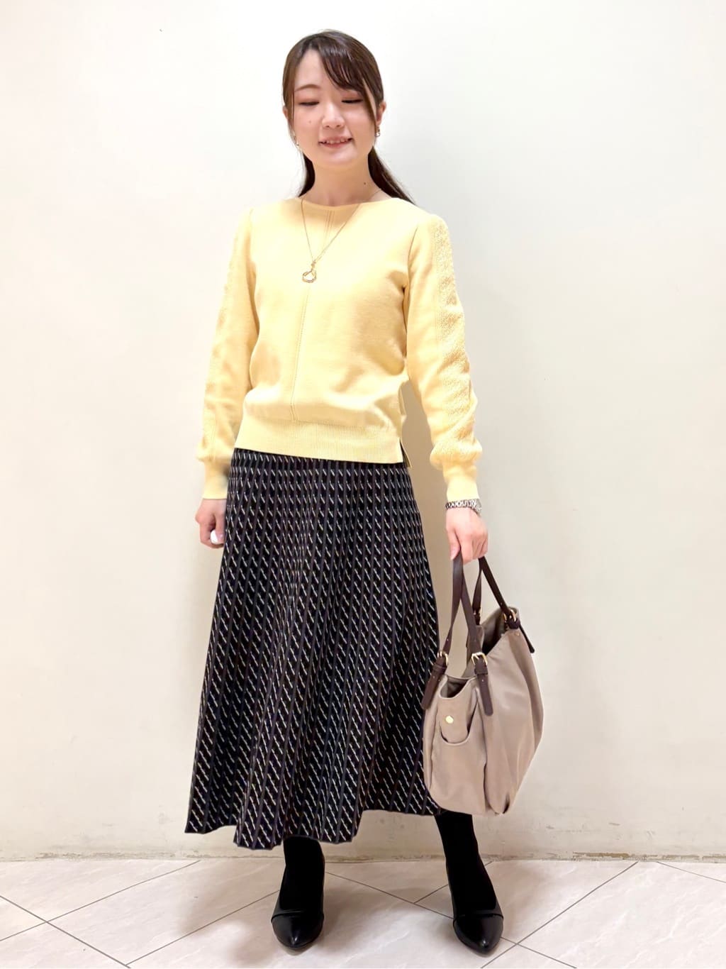 mikiさんの「Reflect｜【WEB先行カラーあり／セットアップ可】幾何調柄ニットスカート」を使ったコーディネート