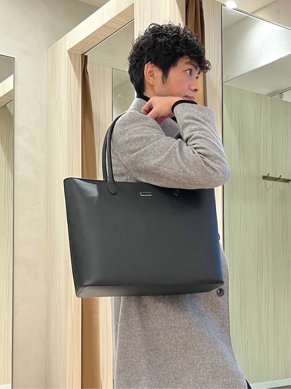 URAさんの「TAKEO KIKUCHI｜カシミヤブレンド ビーバー調ステンカラーコート」を使ったコーディネート