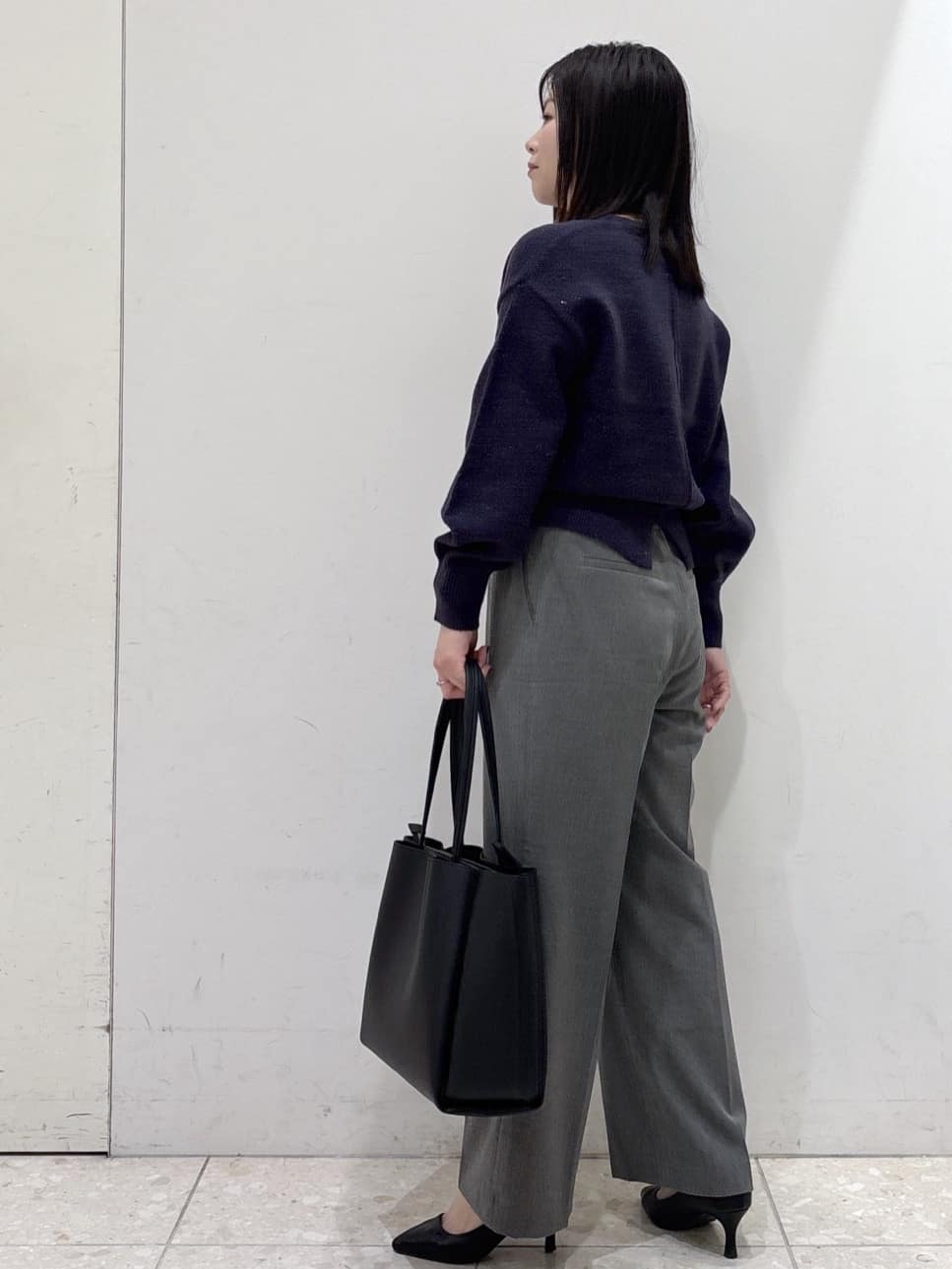 mameさんの「OPAQUE.CLIP｜Vネックラメニット【洗濯機OK】」を使ったコーディネート